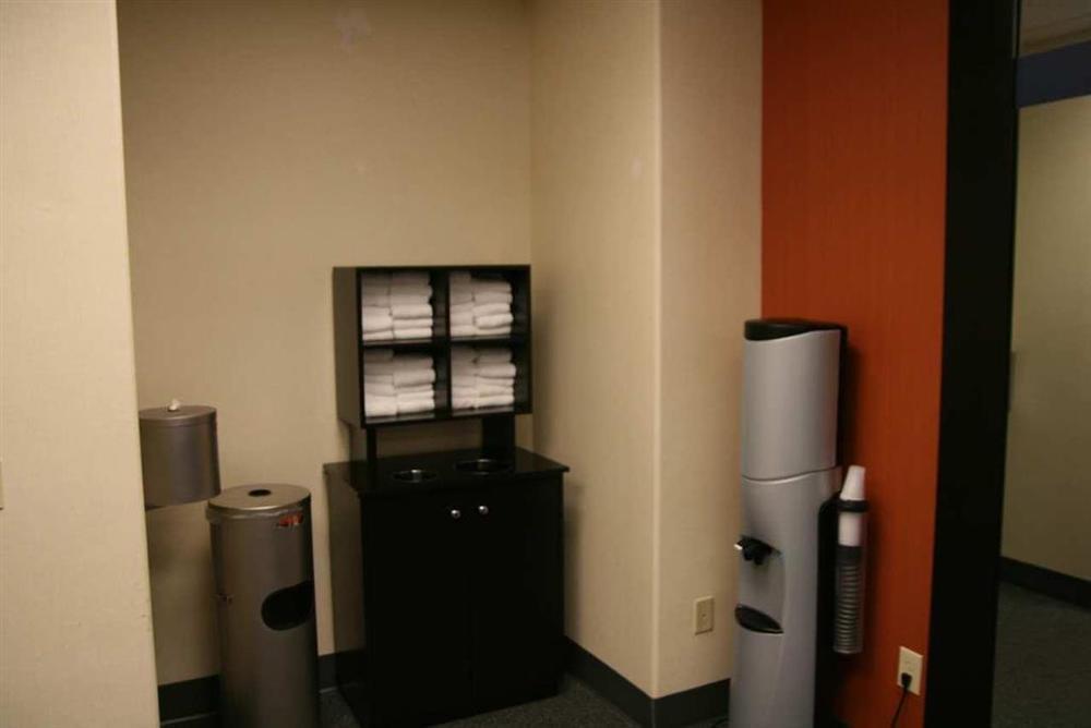 Hampton Inn Derby-Wichita Southeast Room photo