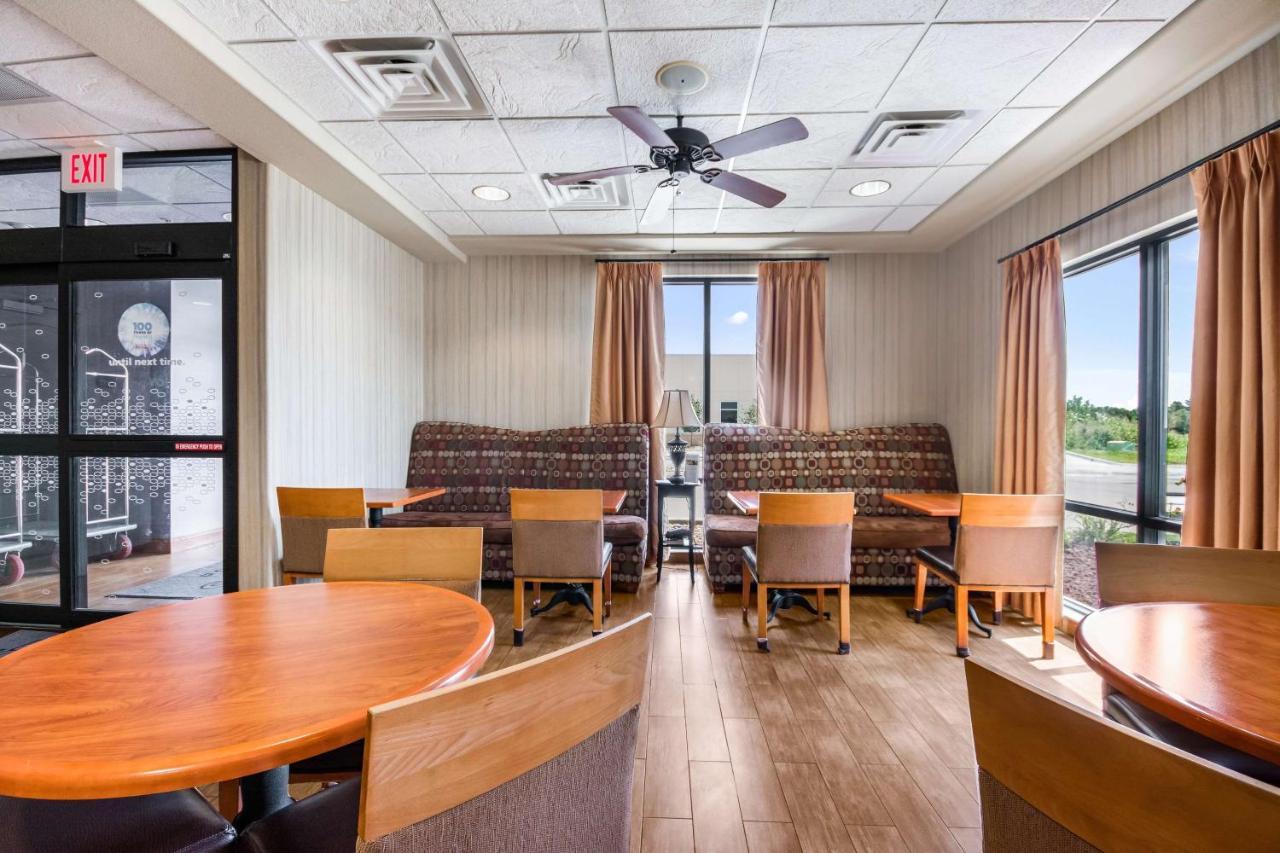 Hampton Inn Derby-Wichita Southeast Exterior photo