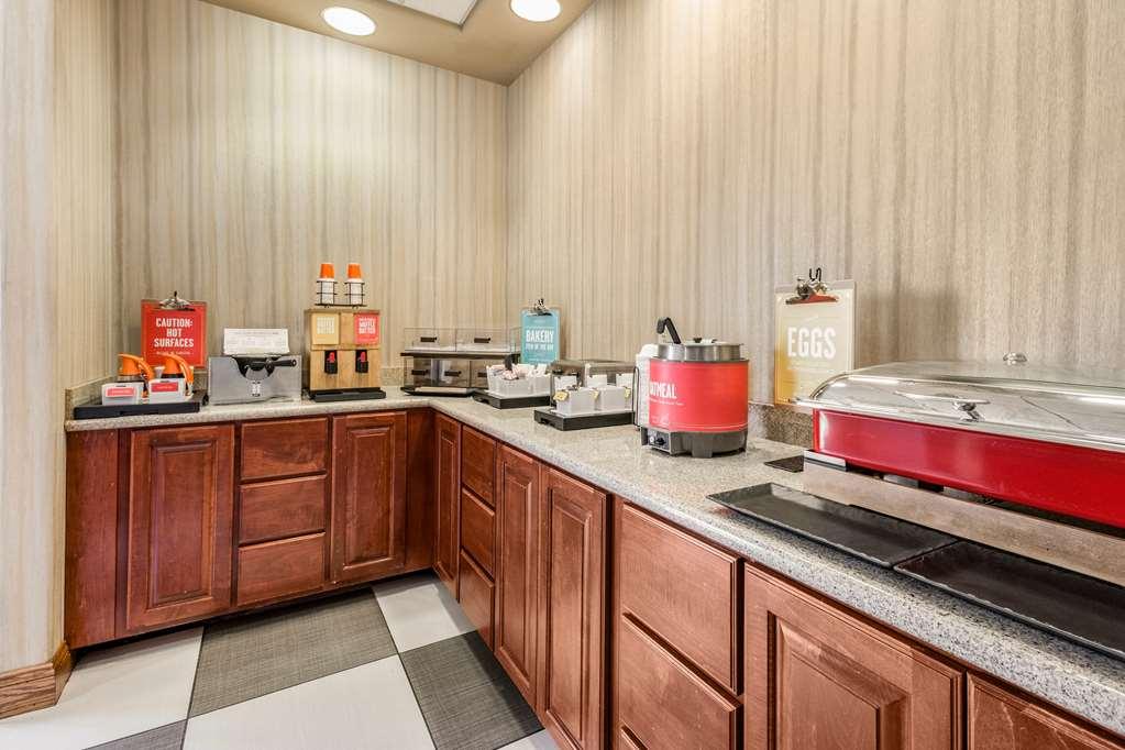 Hampton Inn Derby-Wichita Southeast Restaurant photo
